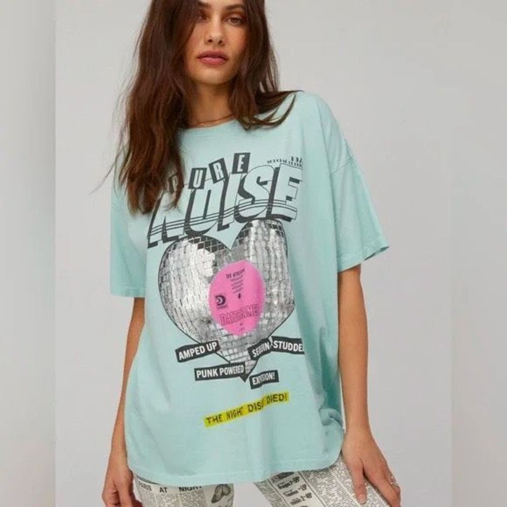 Daydreamer turquoise concert tee size large, oversized but cut feminine.
